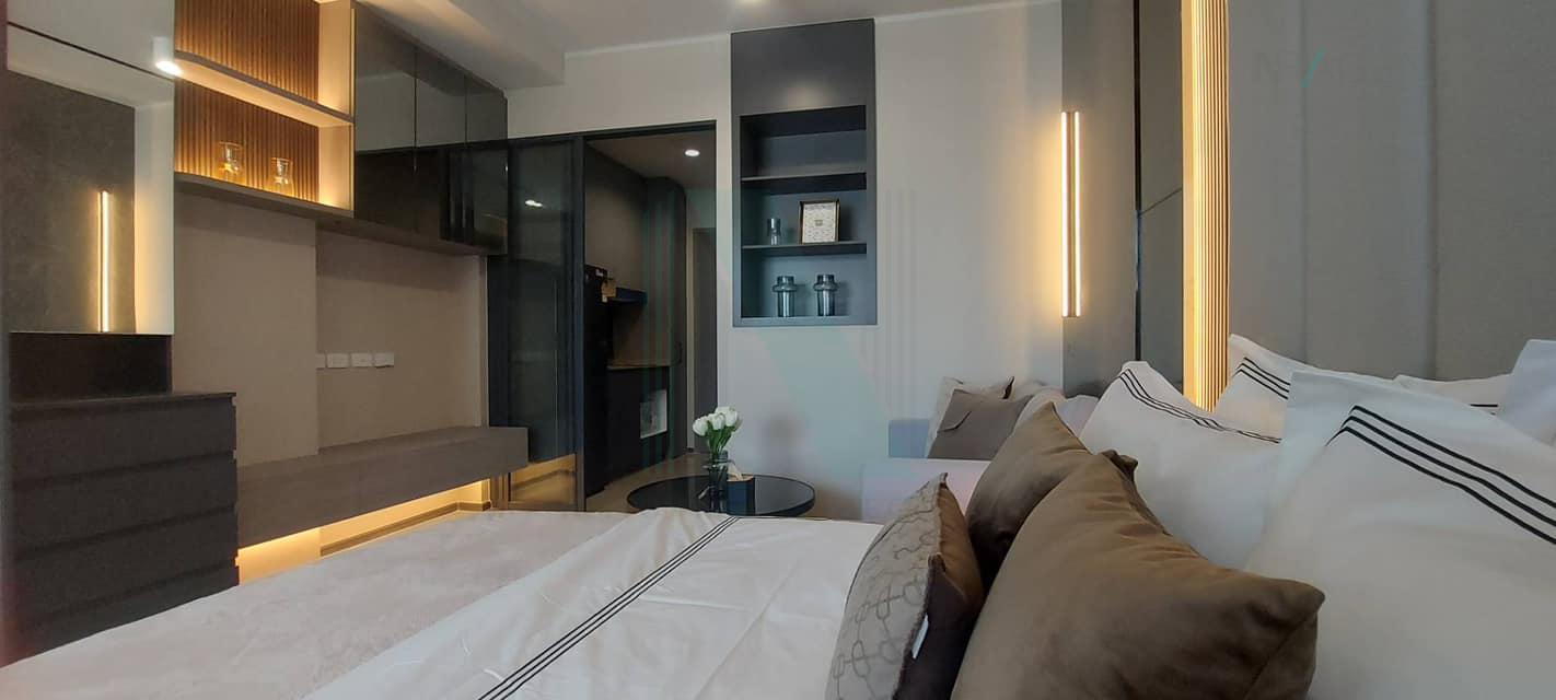 Seventh slide
