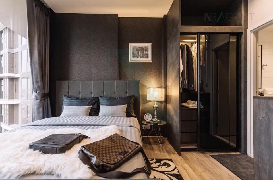 Seventh slide