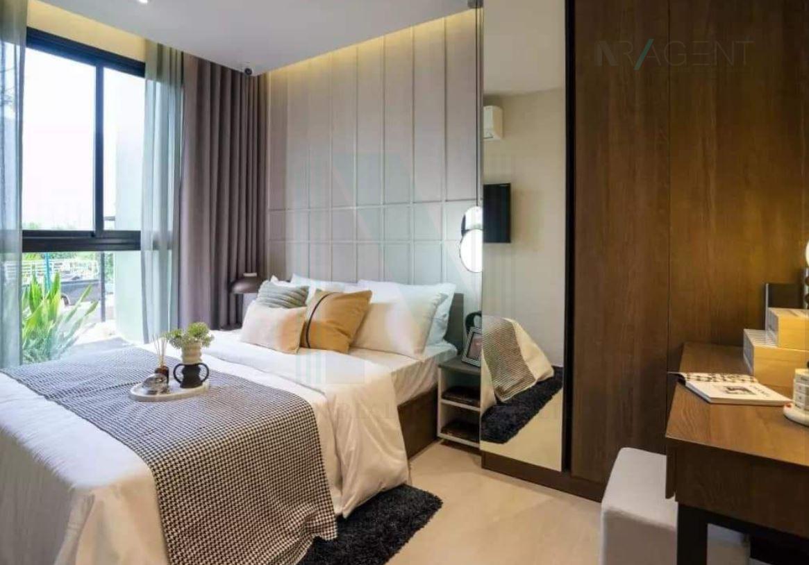 Seventh slide