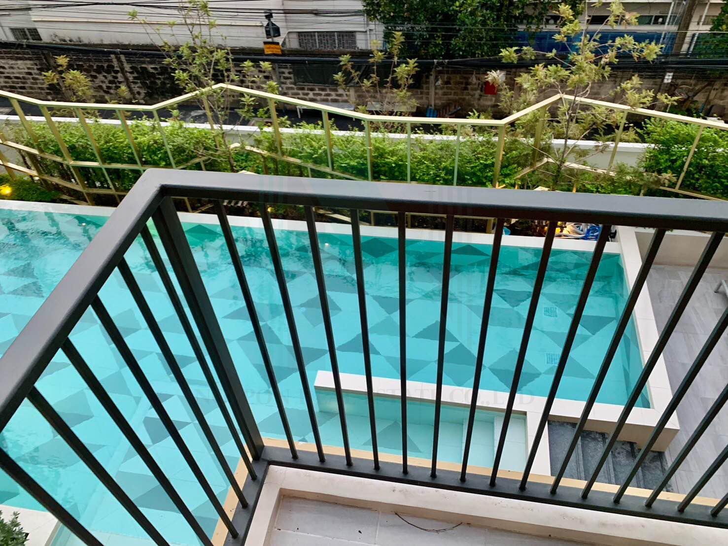 Eeigth slide