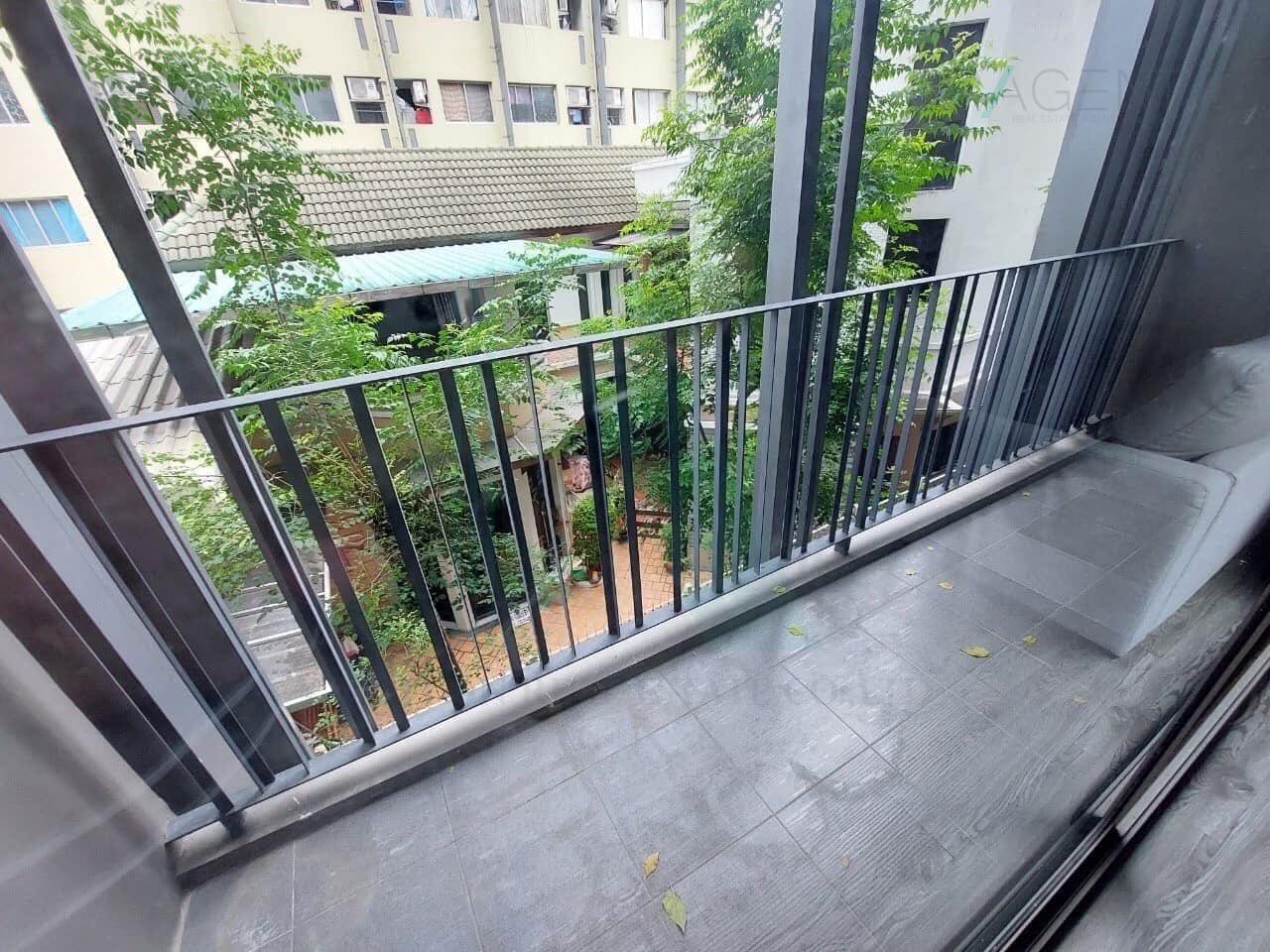 Eeigth slide