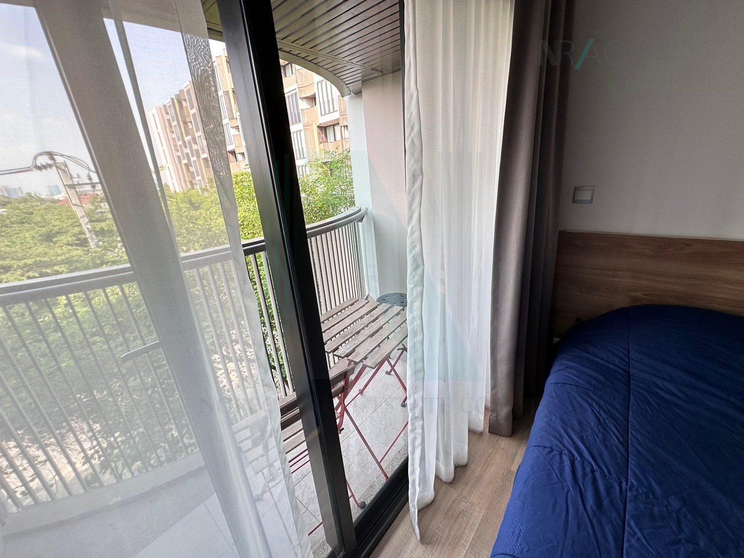 Eeigth slide
