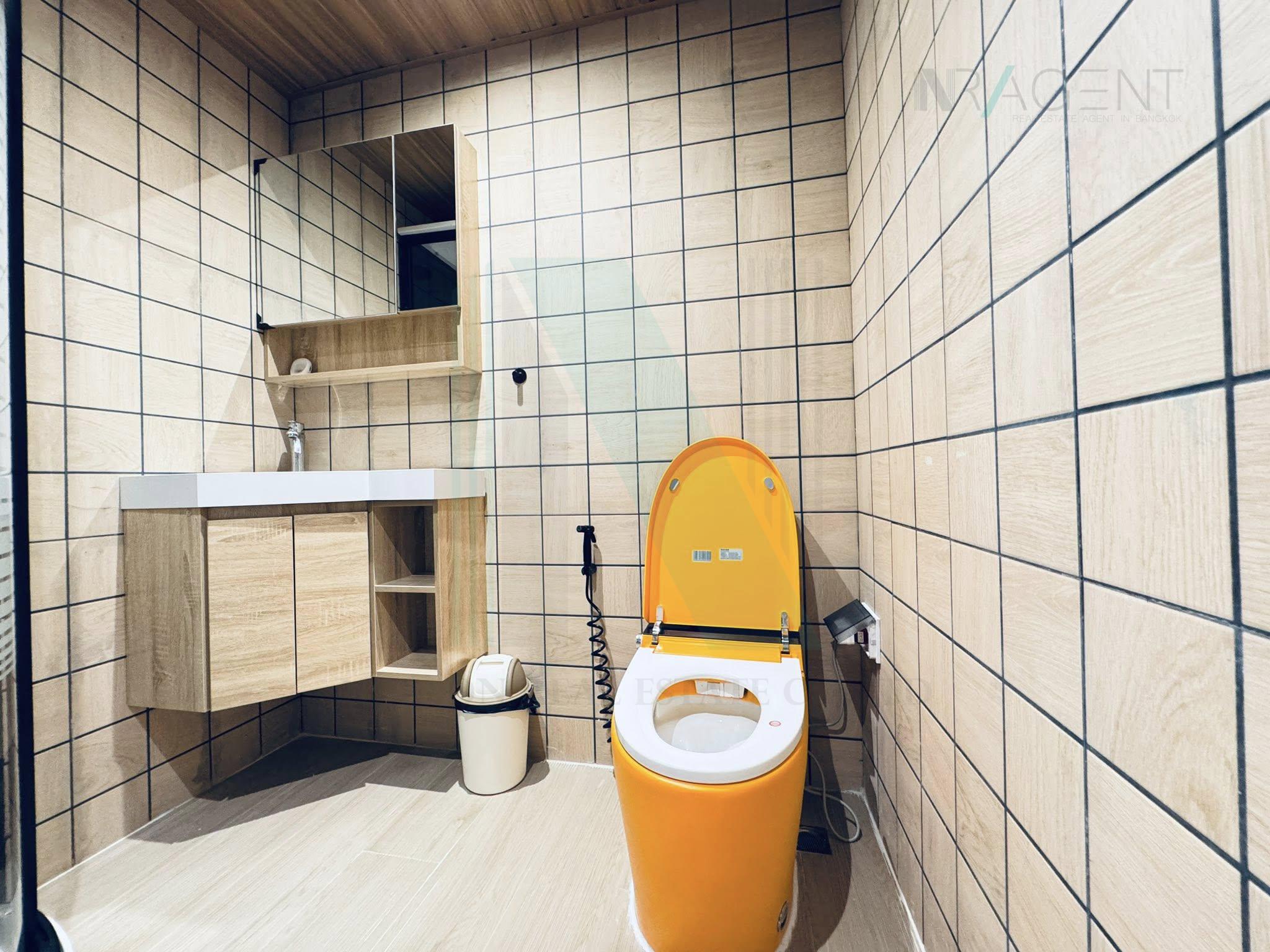 Eeigth slide