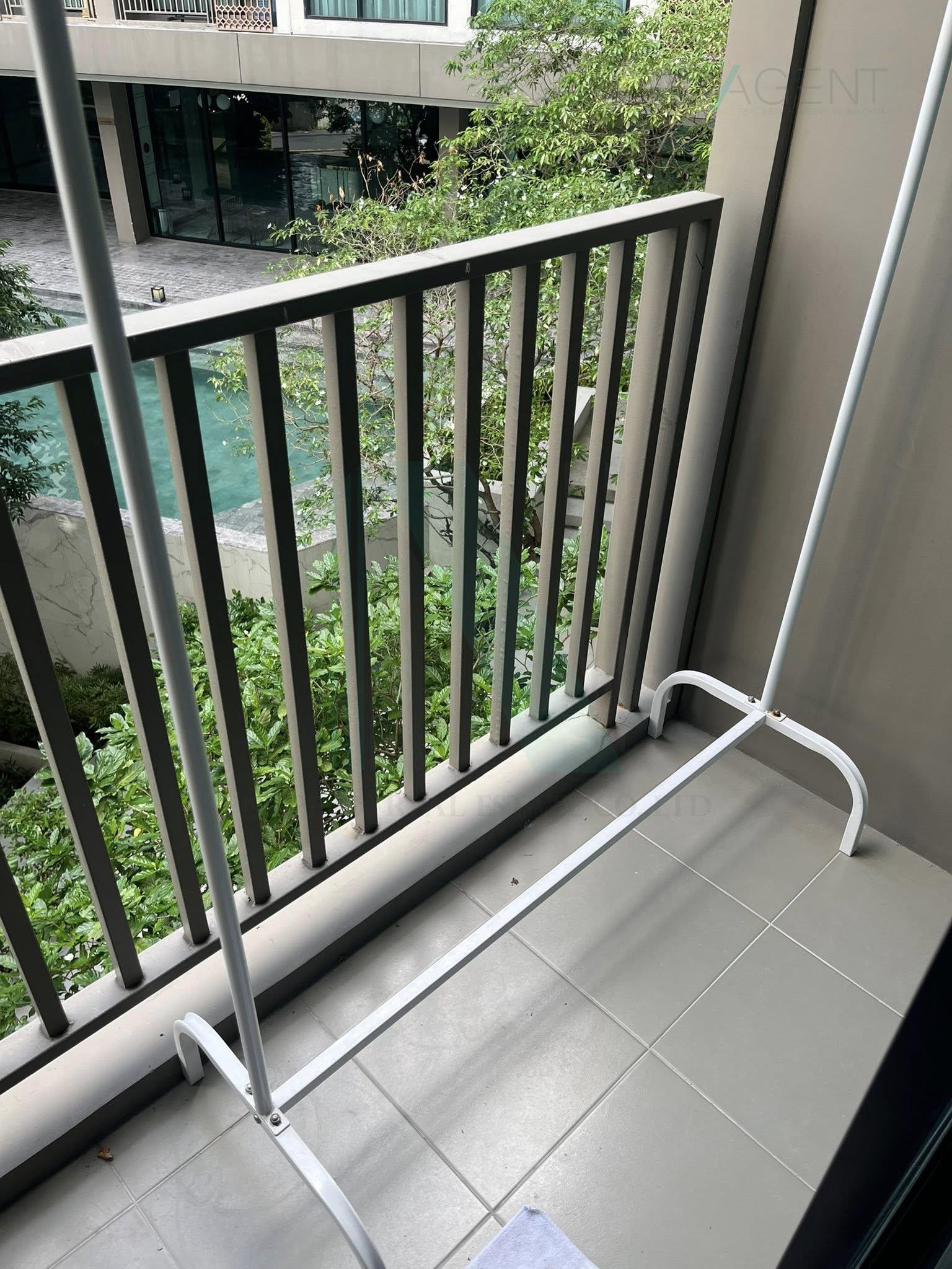 Eeigth slide