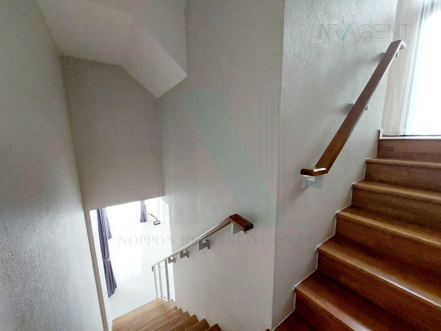 Forth slide