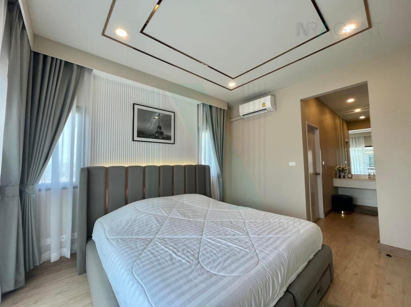 Eeigth slide