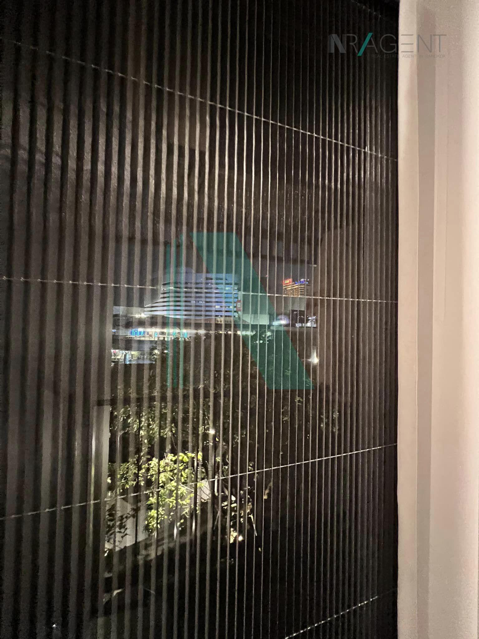Eeigth slide